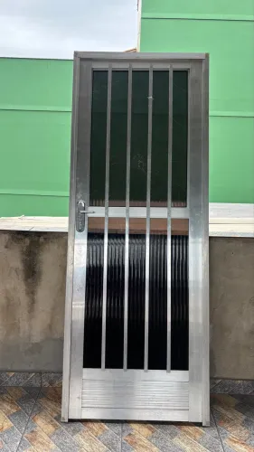 Porta de alumínio completa 210x80