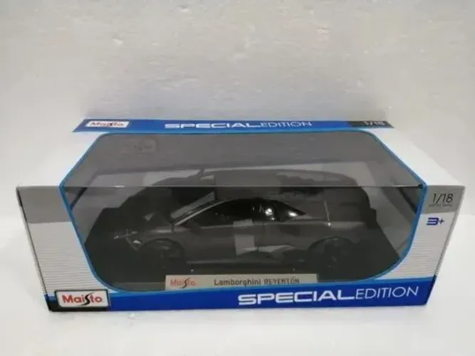 Miniatura 1:18 Maisto Bburago Revénton