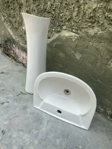 Pia de banheiro com base
