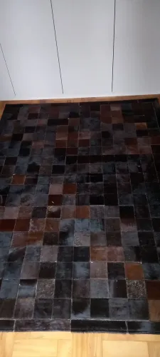 Lindo tapete em couro preto 1,5x2,0 sofisticado e facil de lavar