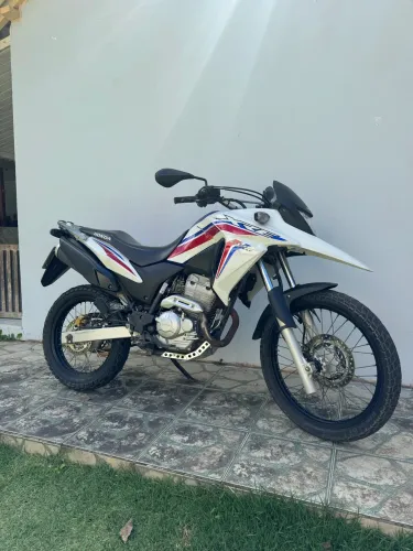 Vendo Xre 300 zera