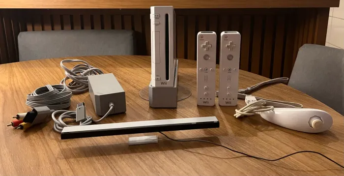 Nintendo Wii Completo + 2 Controles + Nunchuck - Funcionando 100%