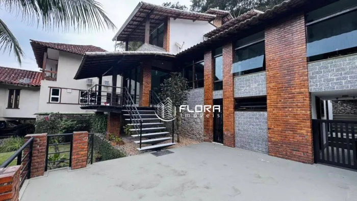 Casa com 4 dormitórios à venda, 378 m² por R$ 1.350.000,00 - Piratininga - Niterói/RJ