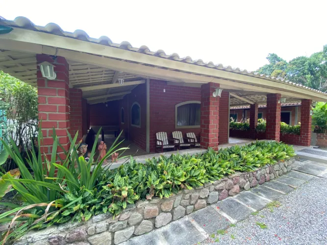 Vendo casa de condomínio em aldeia com 3 quartos sendo 1 suíte