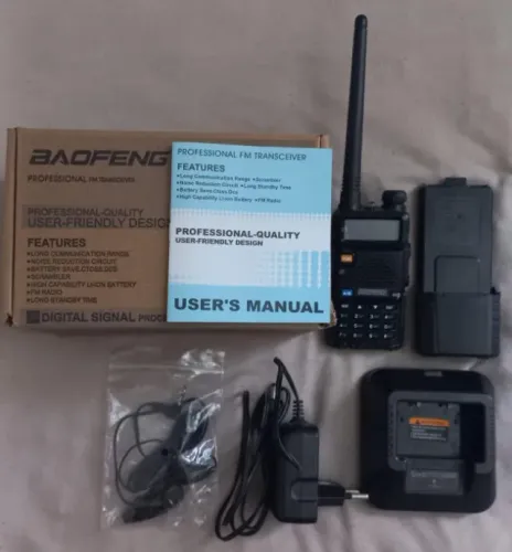 Aparelho Rádio UV-5R com Super Bateria Estendida 3800mAH USB - Seminovo