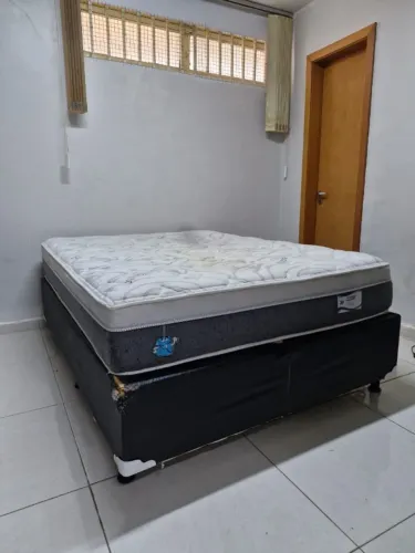 Cama de Casal com Colchão Plumatex - Molas Ensacadas