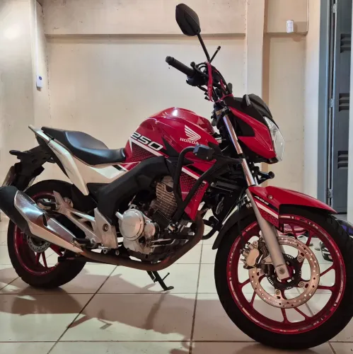 Vendo CB 250 Twister 2022
