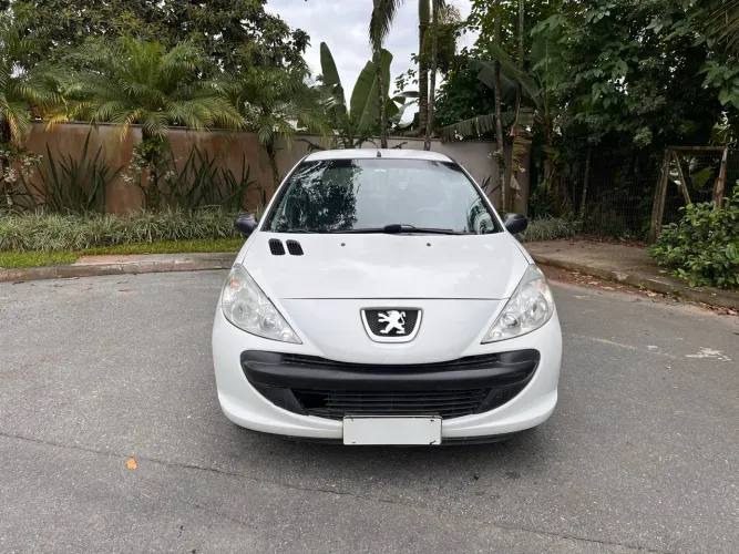 Peugeot 207 X-line 1.4 Flex 8V 5P 2011