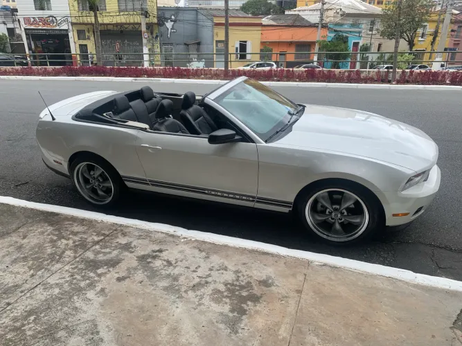 Ford Mustang GT V8 Conversível 2011
