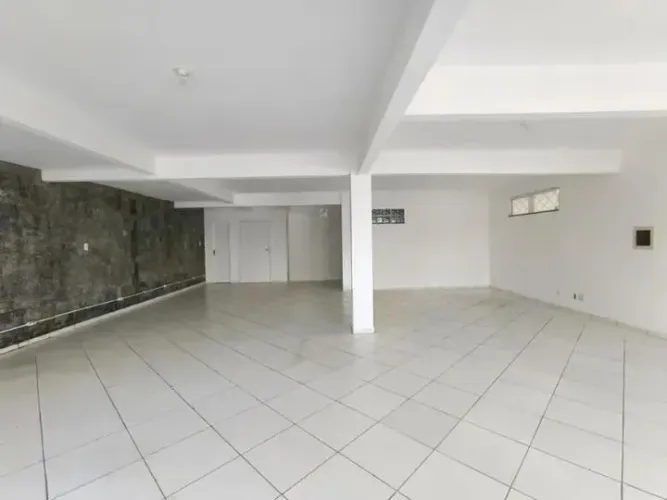 Casa comercial no bairro Estreito, Florianópolis.