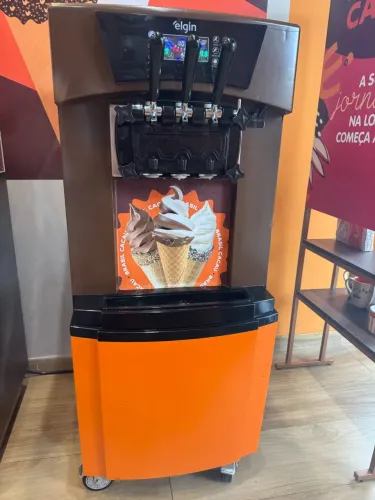 Máquina de sorvete Elgin