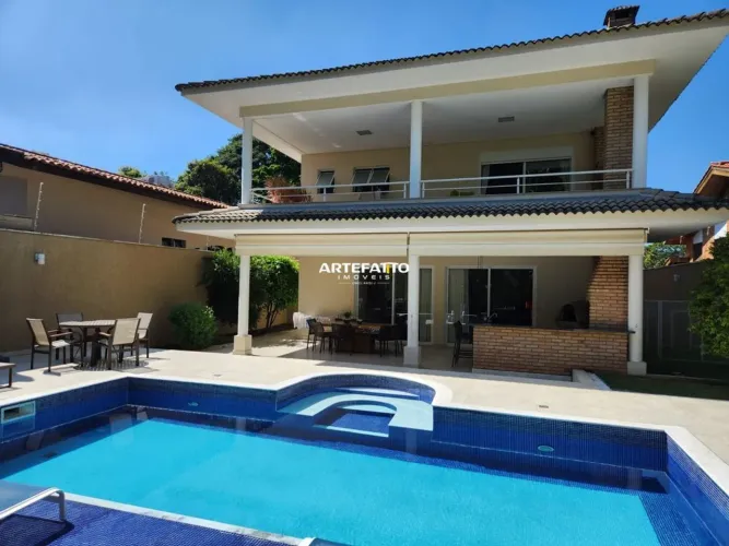 Casa à Venda em Interlagos, São Paulo - SP
