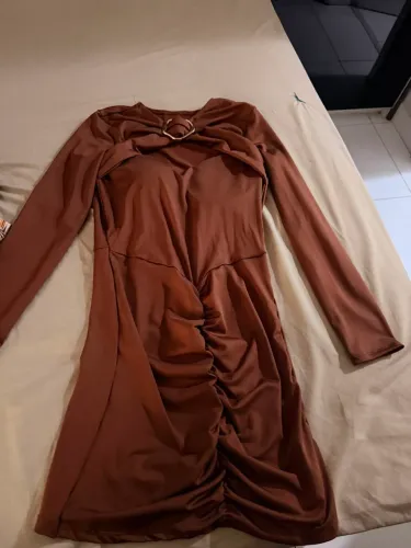 VESTIDO MARROM P