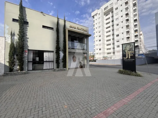 Sala comercial no bairro Anita Garibaldi, Joinville.