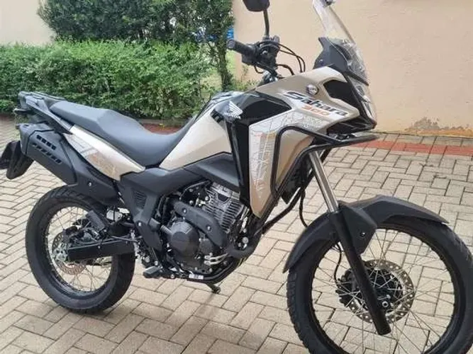 Vendo linda Sahara 300!