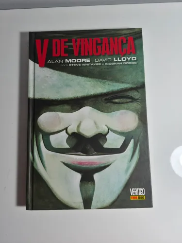 Kit HQs Alan Moore Capa Dura - Watchmen Edição Definitiva + V de Vingança