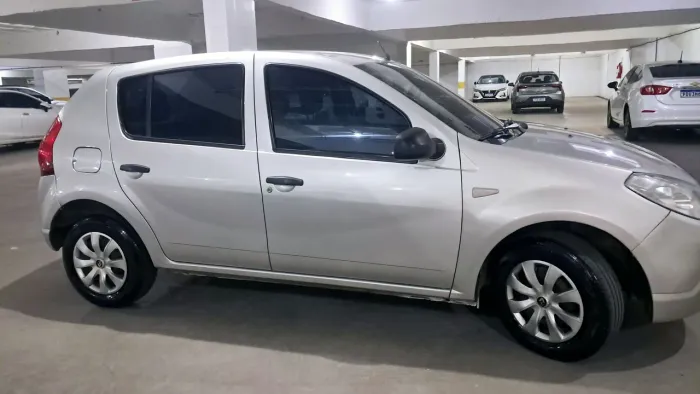 Renault Sandero Authentique Hi-flex 1.0 16V 5P 2010