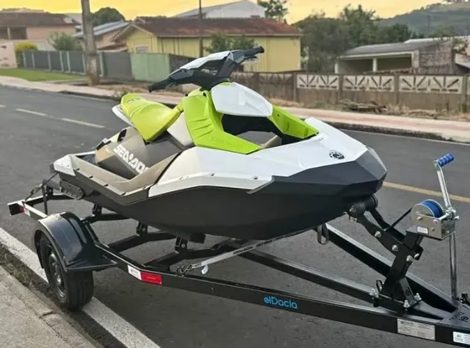 REBOQUE CARRETINHA PRA JET EMBARCAÇÃO RODOVIÁRIA completa, pronta p/ rodar 