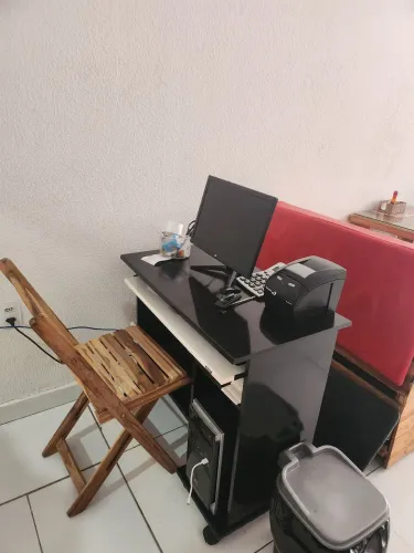 Computador completo com mesa