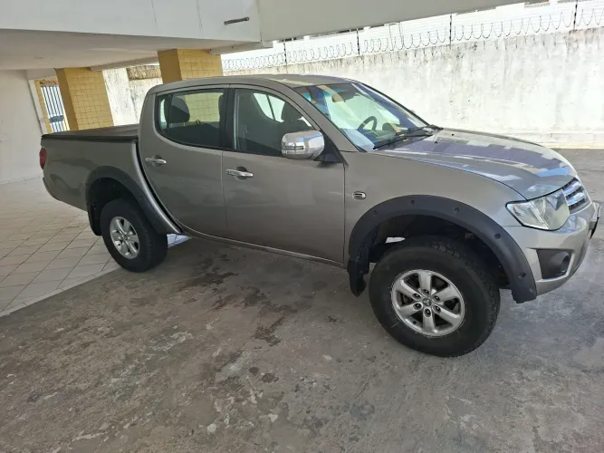 Mitsubishi L200 Triton GLS 3.2 CD TB Int.diesel MEC 2015