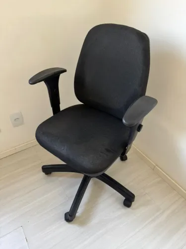 Cadeira de Escritório Ergonômica Frisokar