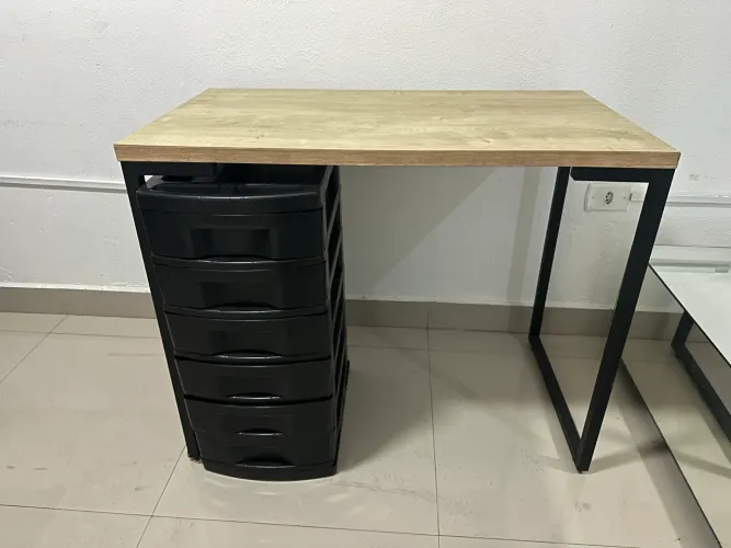 Mesa para Notebook com Gaveteiro