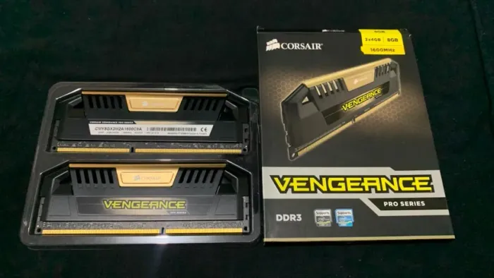 VENDO MEMORIA RAM CORSAIR