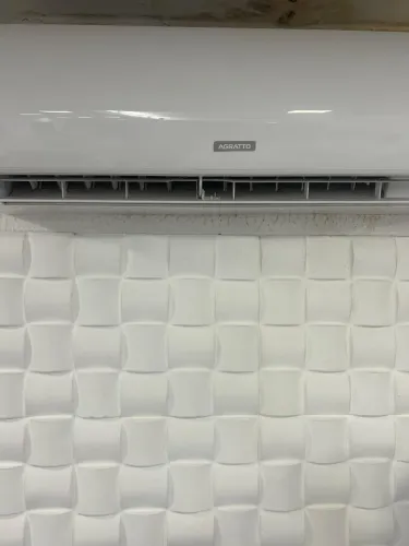 Ar-condicionado Split Agratto 12.000 BTUs - Seminovo
