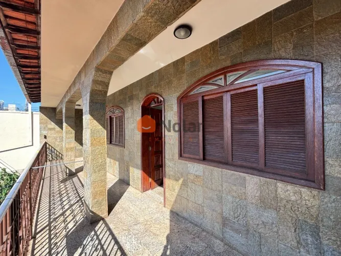 Casa de 4 quartos com suíte para alugar no bairro Sagrada Família em Belo Horizonte MG