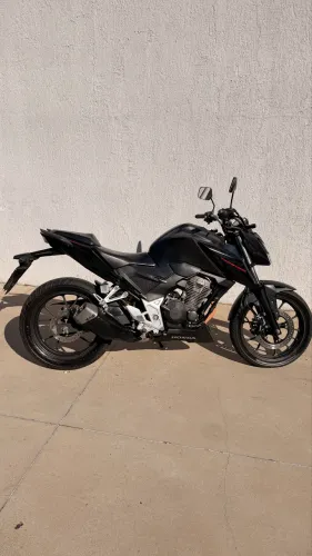 HONDA CB300 TWISTER