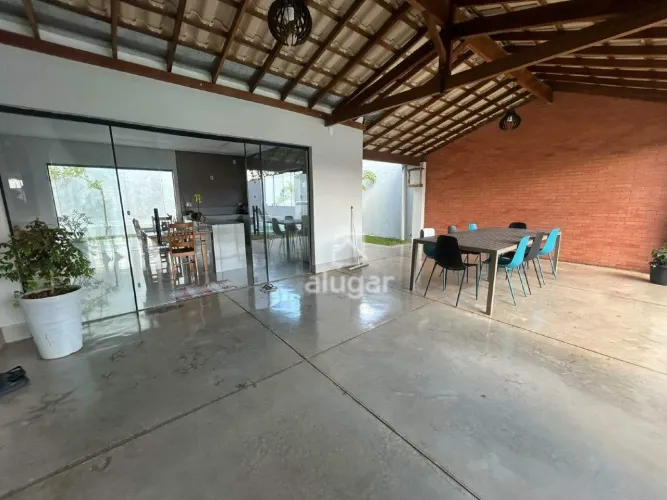 Casa residencial com 3 quartos e suíte para aluguel no Bairro Jaraguá
