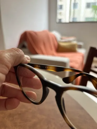 Óculos Rayban semi novo r$ 300,00