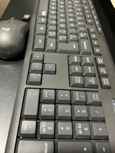 Teclado e Mouse com fio USB Logitech MK120 Esta novinho