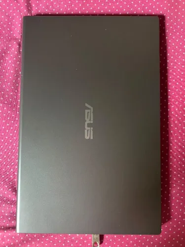 Notebook Asus semi-novo + carregador