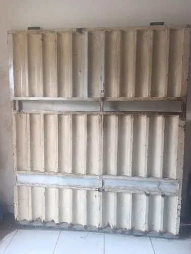 Vendo portão 2M x 1,7M<br>Portão