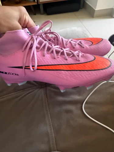 Chuteira de trava nike AIR zoom