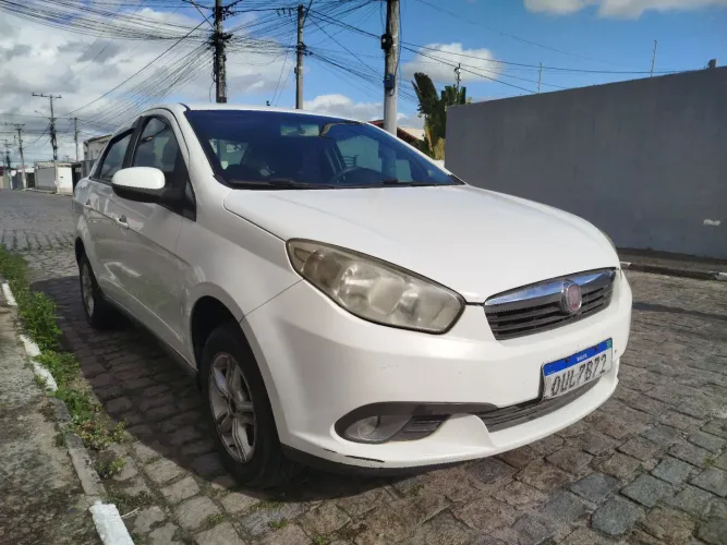 Fiat Grand Siena Attrac. 1.4 EVO F.flex 8V 2014