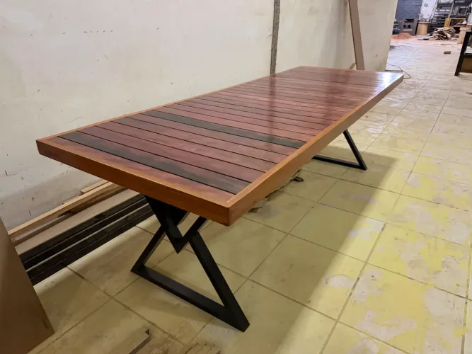 Mesa de madeira e Metalon 2,50 x 0,90