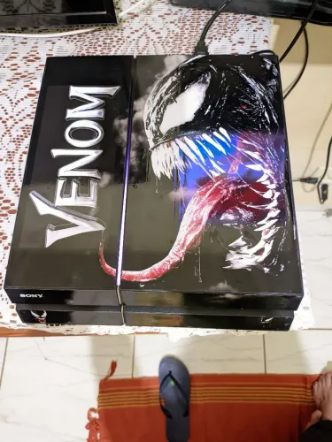 Vendo PS4 desbloqueado ( Leia a descrição)