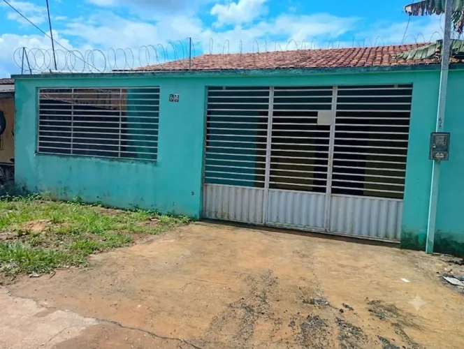 Vendo casa em americano próximo ao centro