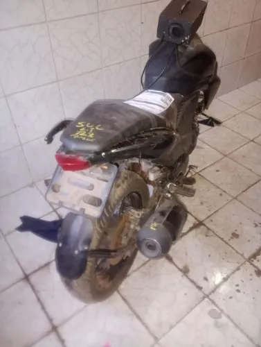 Peças de duas cb 300