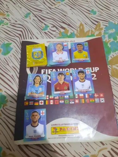 ALBUM COPA DO MUNDO- 2022 CAPA MOLE ACEITO FIGURINHA LEGEND TAMBÉM EM ALGUM DOS 2 ALBUM!
