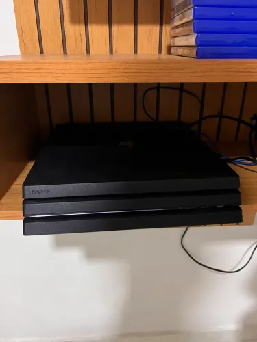 Ps4 pro 1 tb com dois controles e jogos 