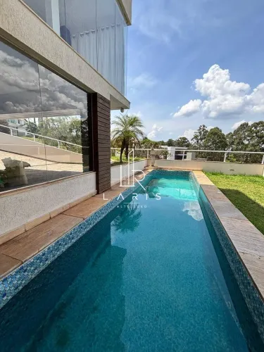 EXCELENTE CASA EM ALPHAVILLE - LAGOA DOS INGLESES