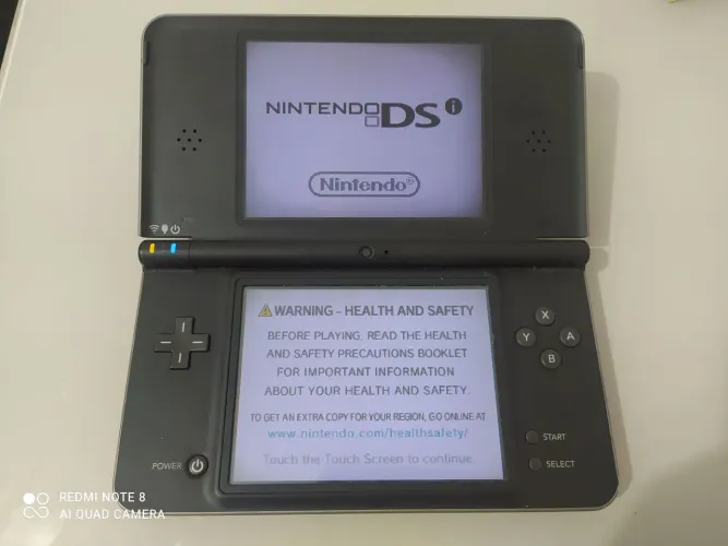 Nintendo DS XL Com Cartão R4 com vários jogos.