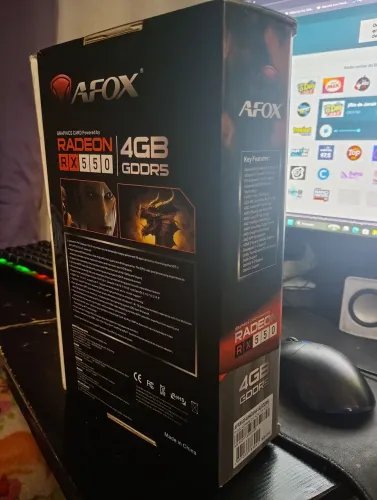 Radeon RX550 4GB DDRS5 em bom estado na caixa
