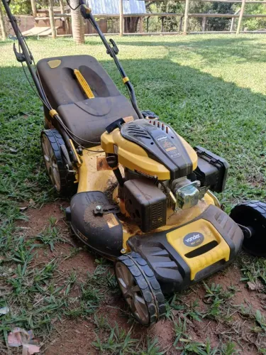Vendo cortador de grama vonder traçado 6,5 Hp com pouco uso, Super conservado.