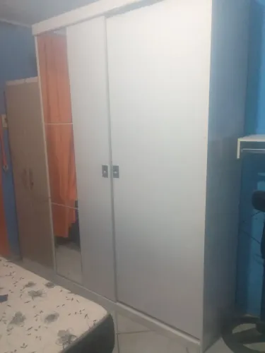 Vendo roupeiro 2 portas