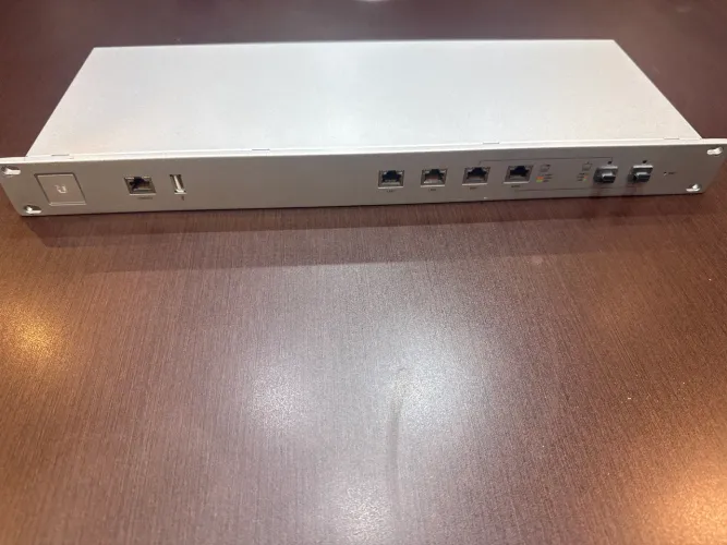 Roteador USG Pro 4 - Unifi