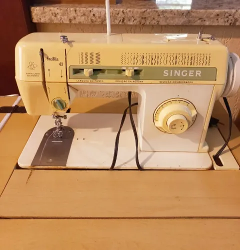 Maquina de costura Singer Facilita 43